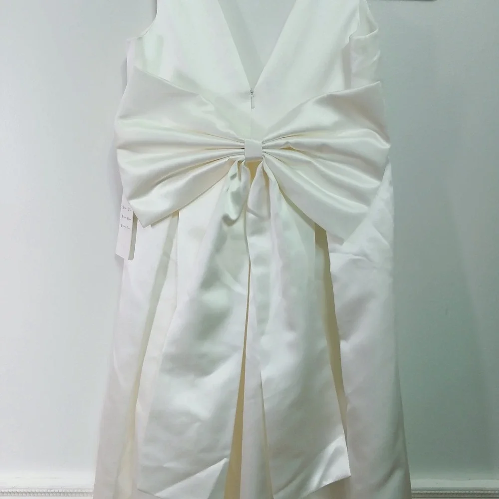 White Satin Flower Girl Dress Pearl Waist Back Bow Size 10 NEW
